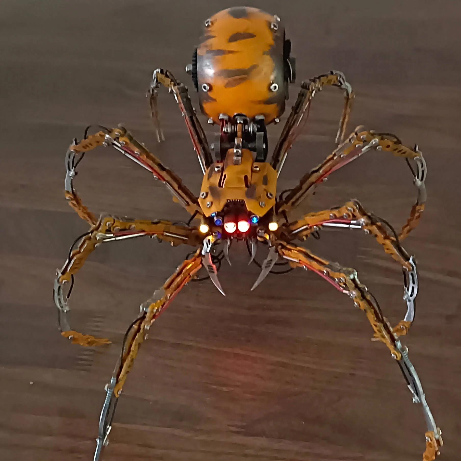 Steampunk DIY Battle Damaged Spider Metal Puzzle 3D Model Kit - Image 10